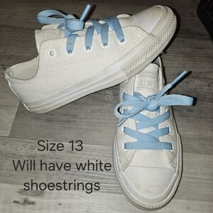 Converse Kids Sneakers in Cream with Blue Laces